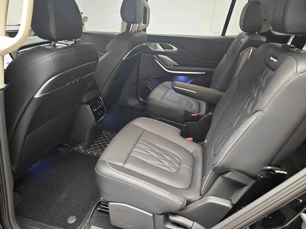 Hongqi HS7 PHEV 2024 2.0T PHEV 6 мест