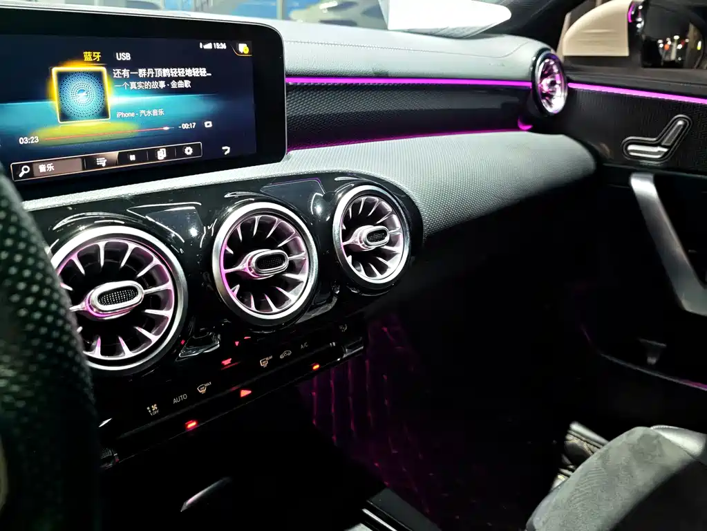 Mercedes-Benz A-Class A 2020 A 200 L Sport Fashion
