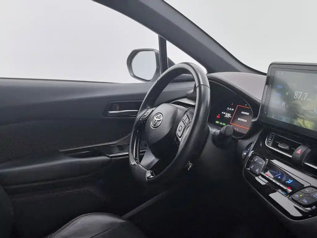 Toyota C-HR EV — миниатюра 22
