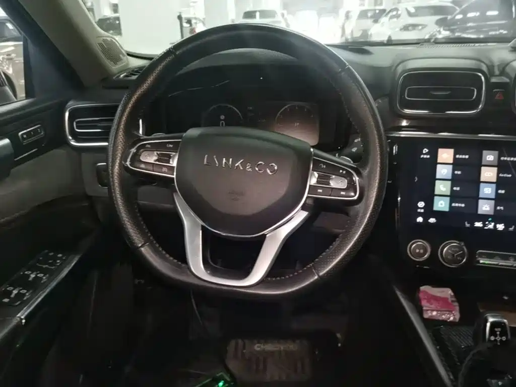 Lynk & Co 02 — миниатюра 11