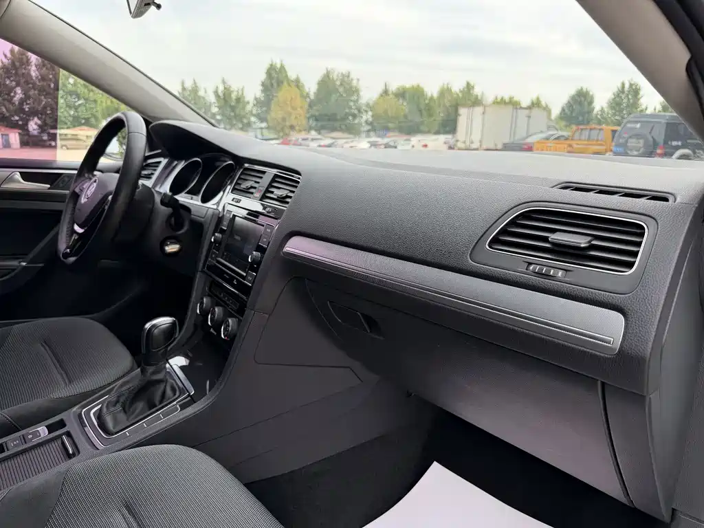 Volkswagen Golf — миниатюра 16