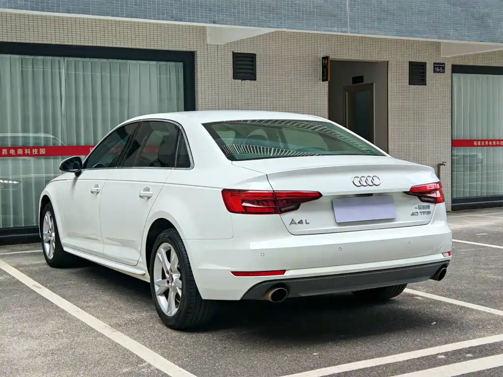 Audi A4L — миниатюра 5