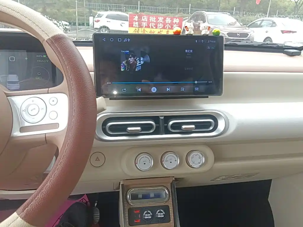 Wuling MINIEV — миниатюра 13