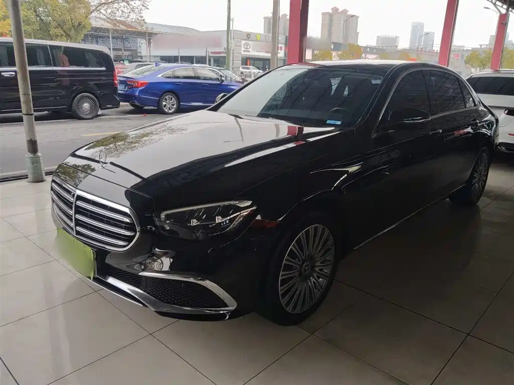 Mercedes-Benz E-Class 2022