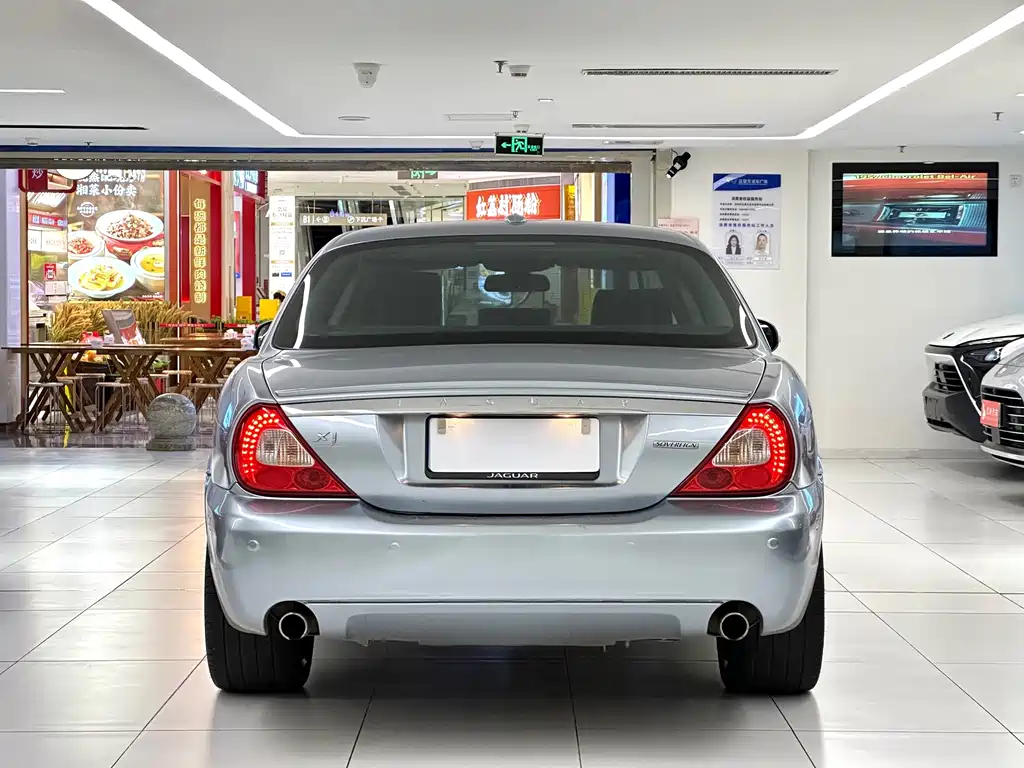 Jaguar XJ — миниатюра 6