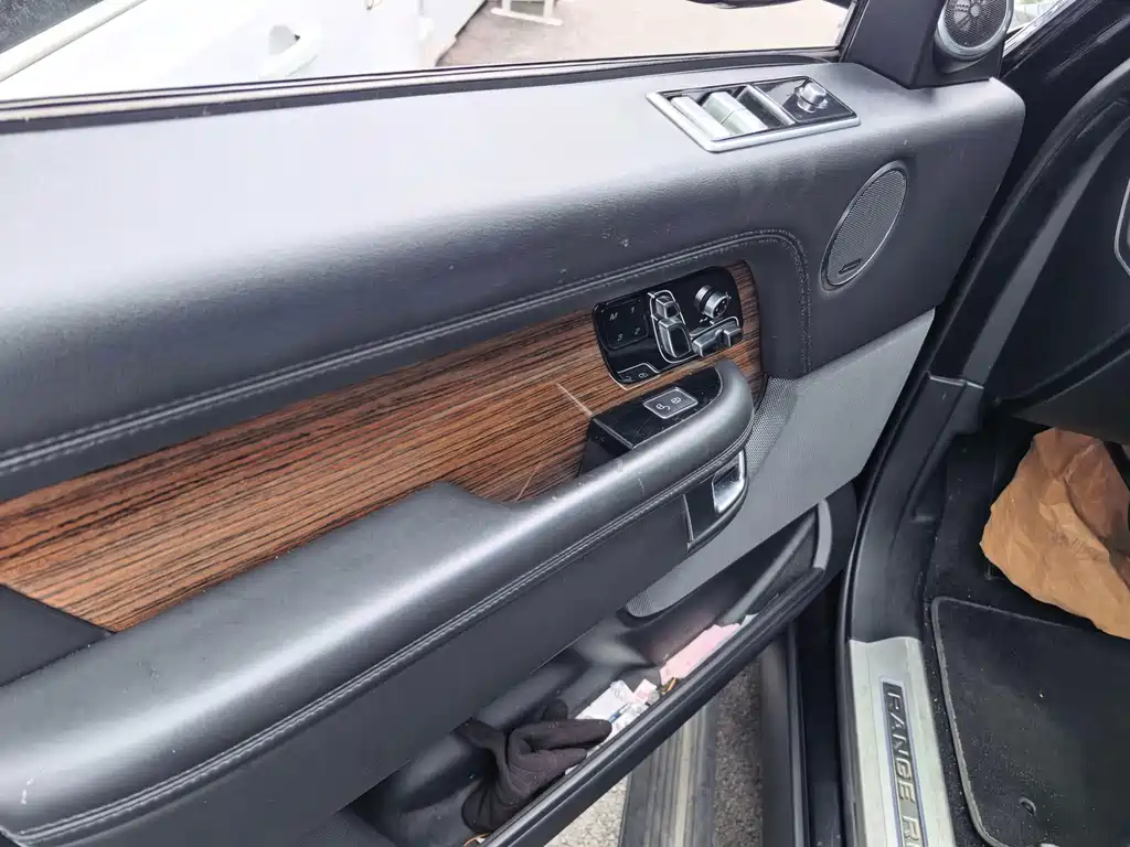 Land Rover Range Rover — миниатюра 5
