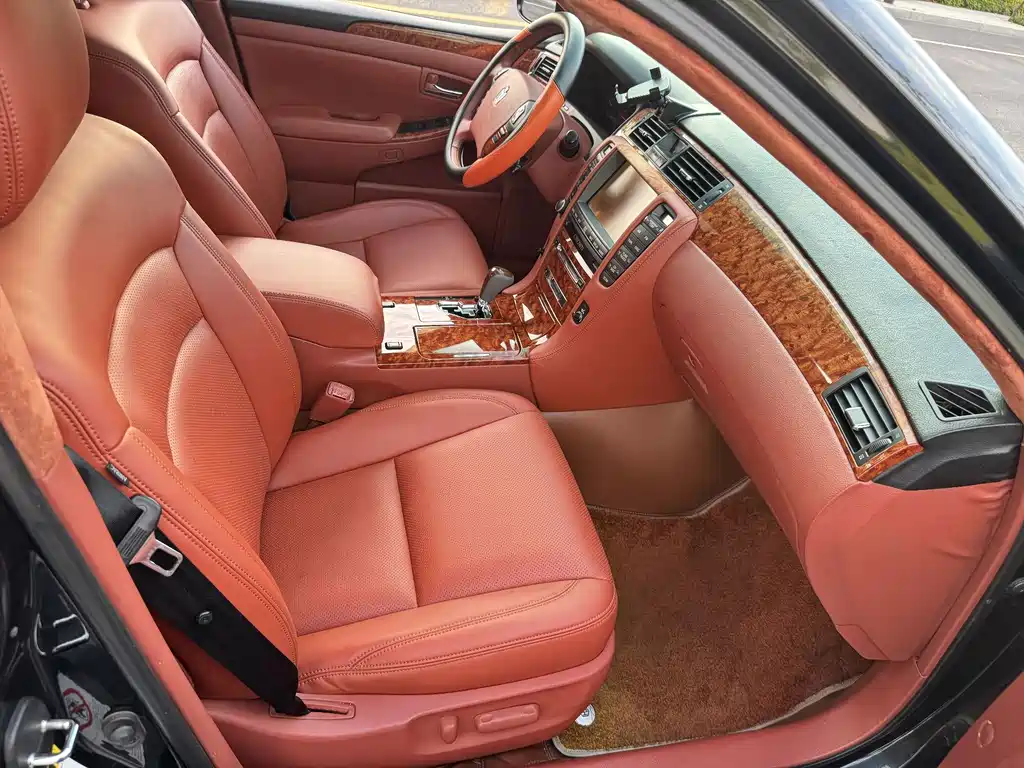 Toyota Crown — миниатюра 11