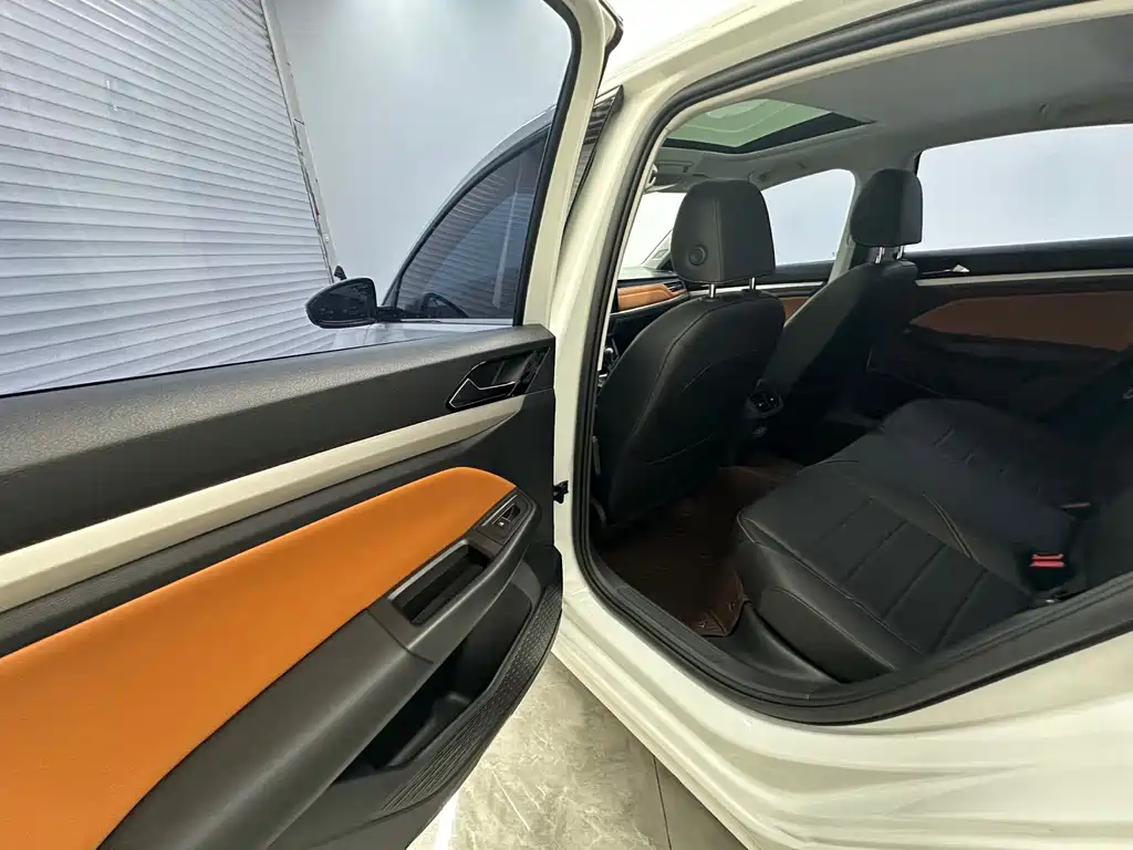 Volkswagen Bora — миниатюра 8