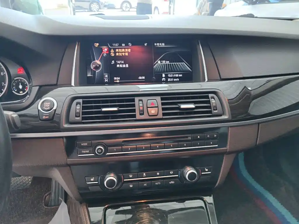 BMW 5 Series — миниатюра 13