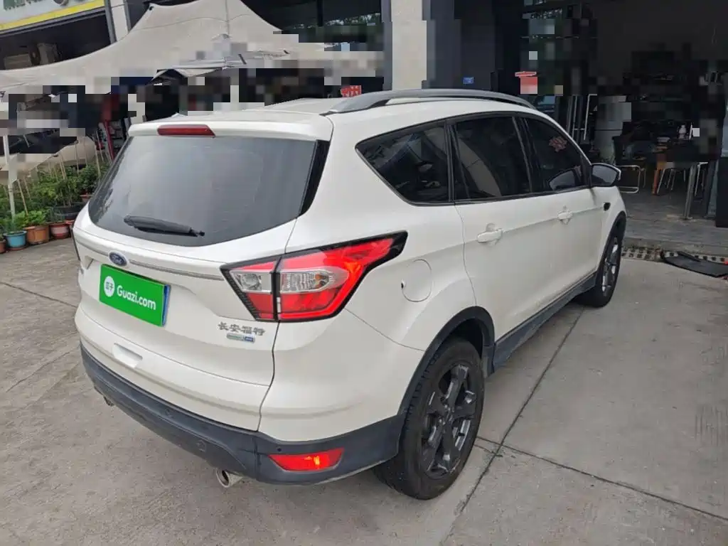 Ford Kuga — миниатюра 7