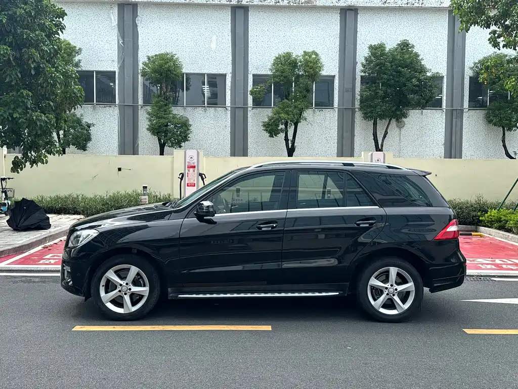 Mercedes-Benz M-Class — миниатюра 5