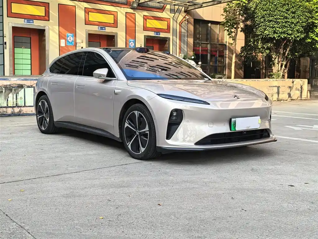 NIO NIO ET5T