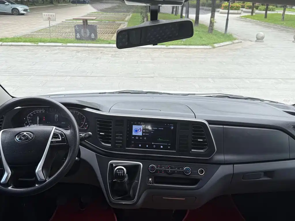 MAXUS V80 — миниатюра 16
