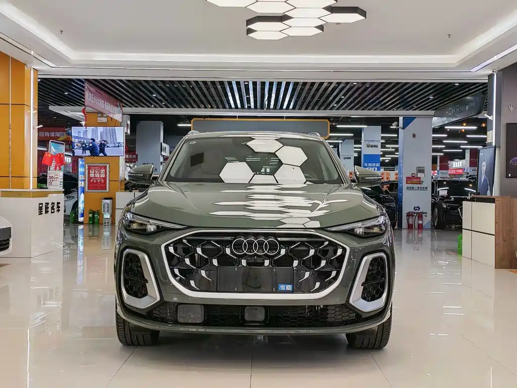 Audi Q5L — миниатюра 2