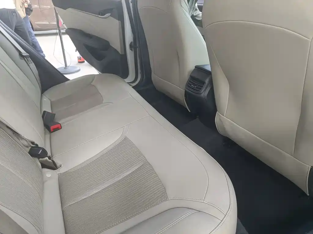 Buick Excelle — миниатюра 9