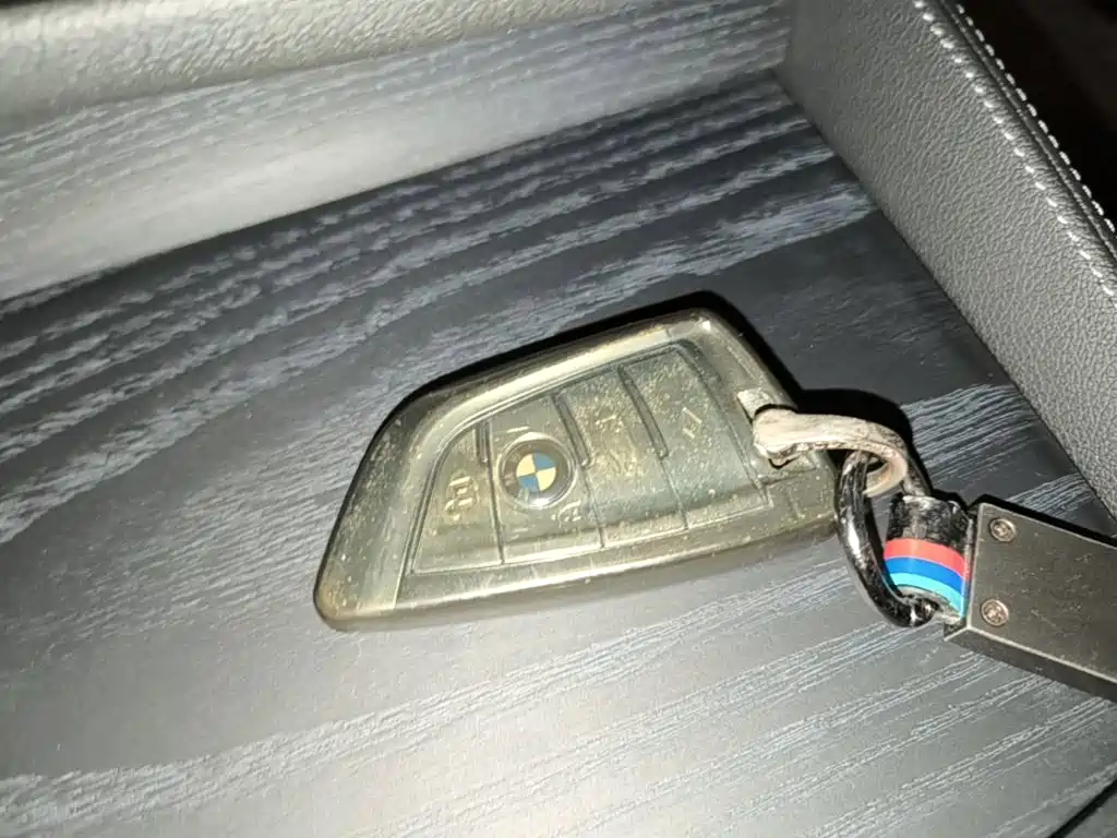 BMW 5 Series — миниатюра 9