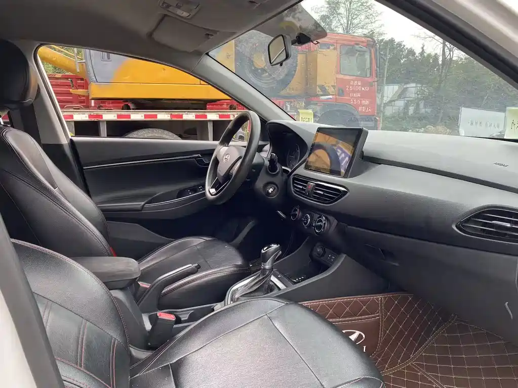 Hyundai Elantra — миниатюра 11