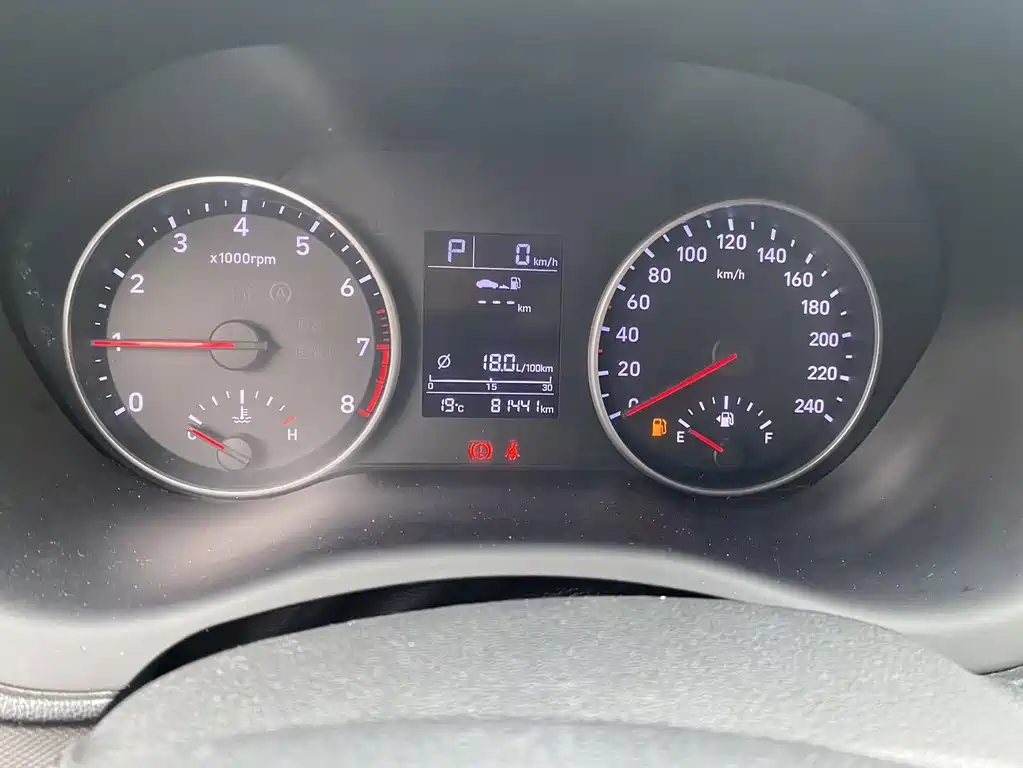 Hyundai Elantra — миниатюра 12