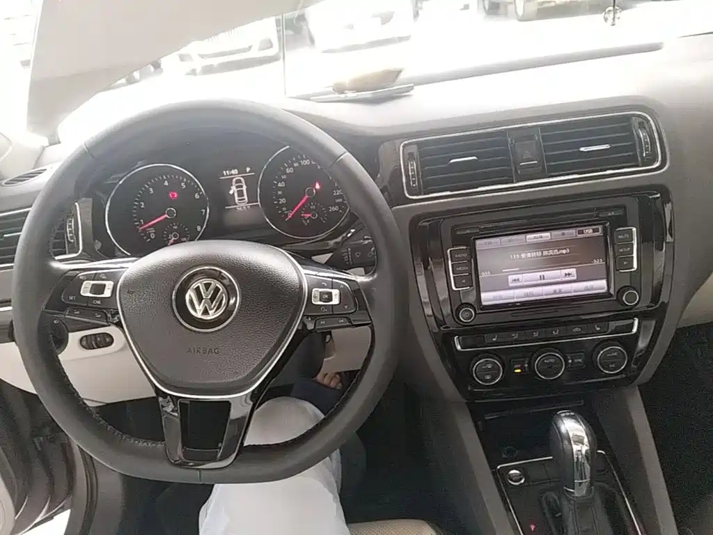 Volkswagen Sagitar — миниатюра 10