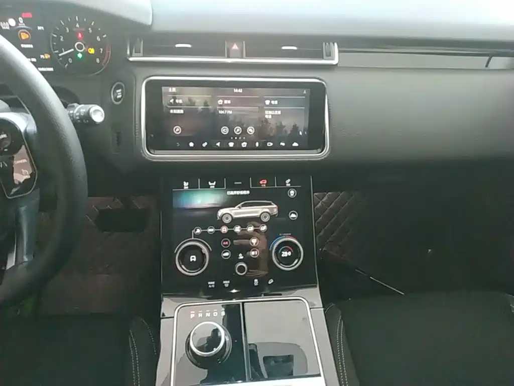 Land Rover Velar — миниатюра 13