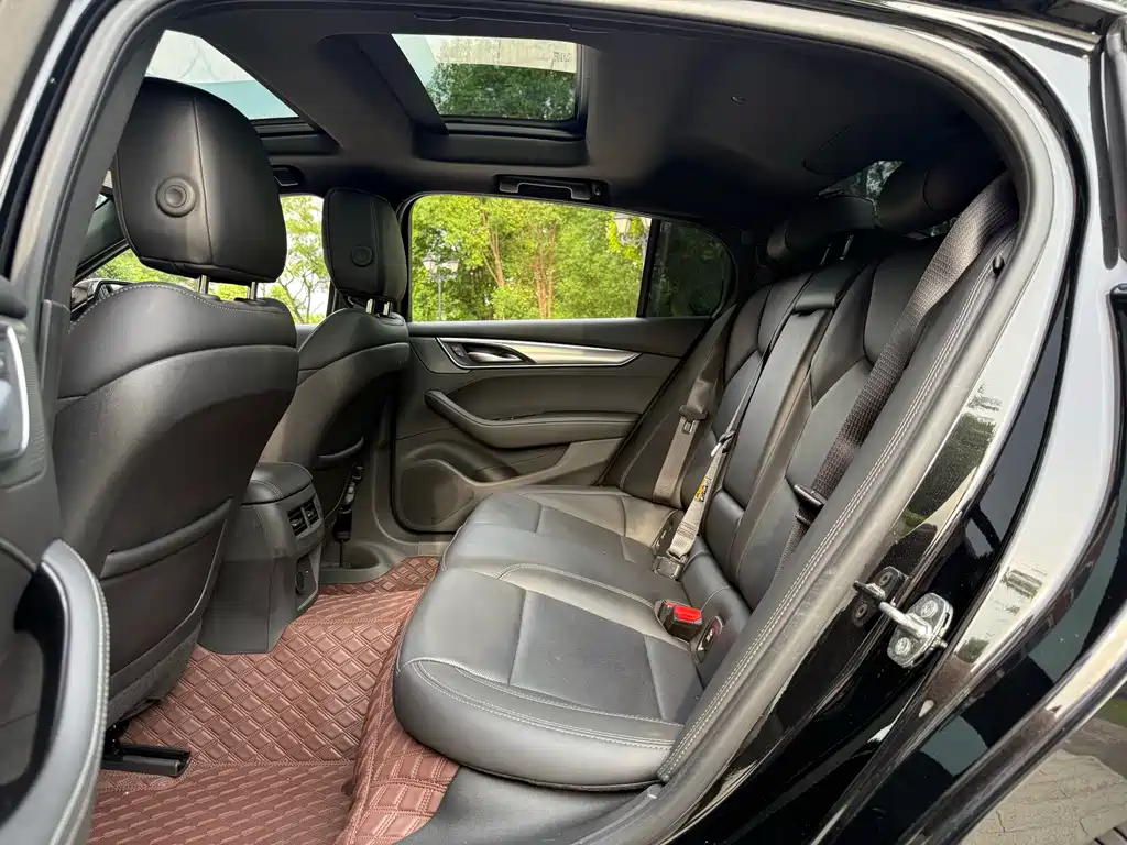 Cadillac CT5 — миниатюра 9