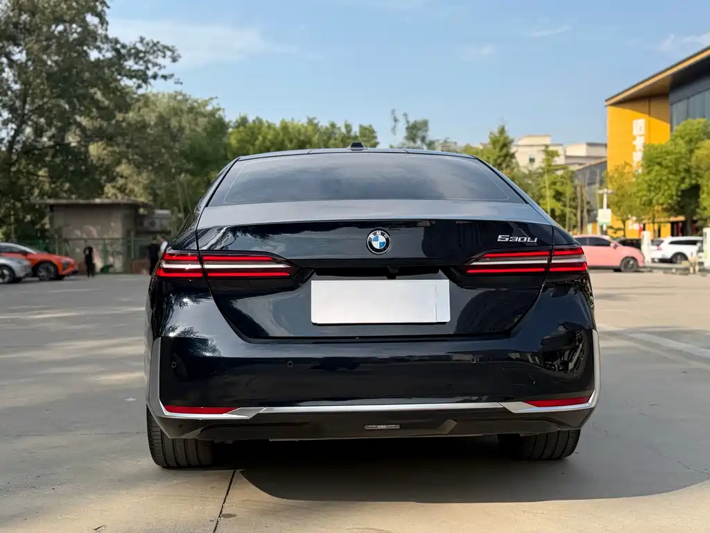 BMW 5 Series — миниатюра 5