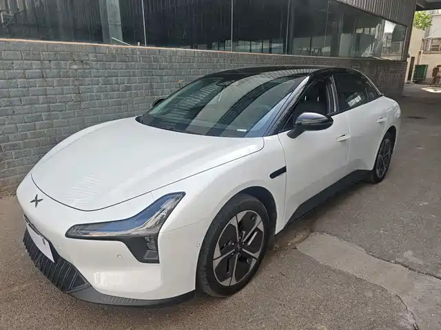 2025 Xpeng Mona M03