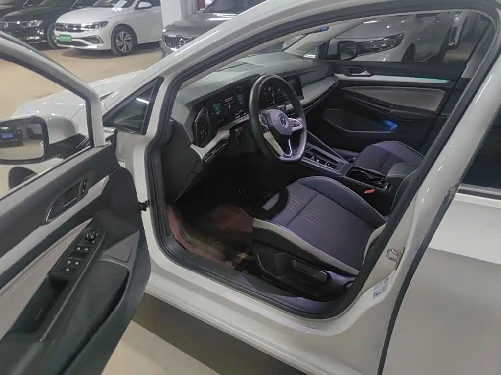 Volkswagen Golf — миниатюра 18