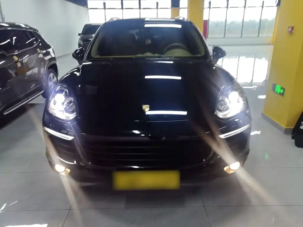 Porsche Cayenne — миниатюра 3