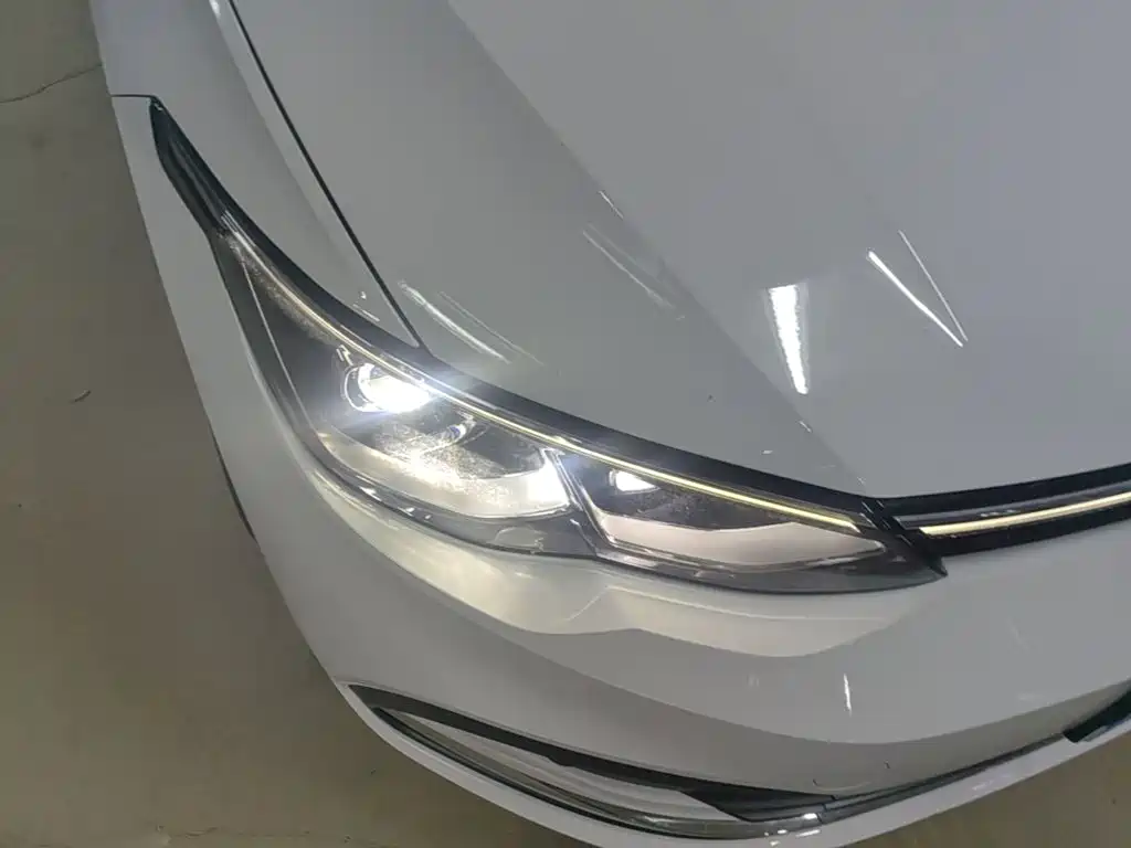 Volkswagen Golf — миниатюра 8