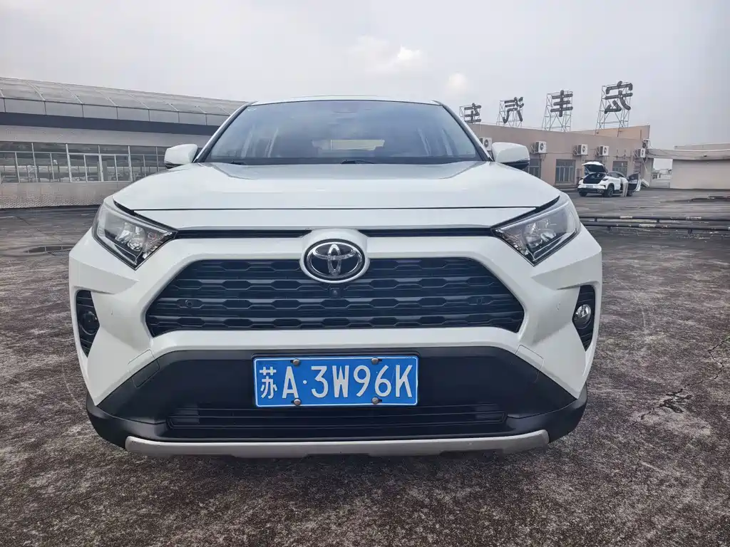 Toyota RAV4 — миниатюра 3
