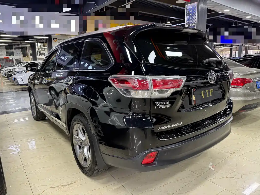 TOYOTA HIGHLANDER