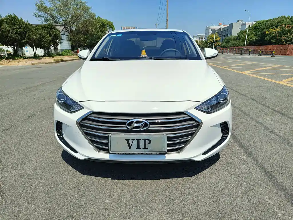 Hyundai Elantra — миниатюра 2
