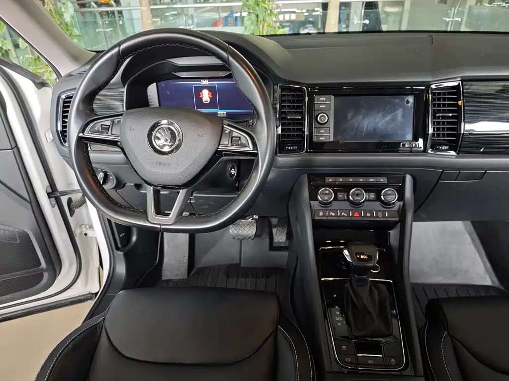 Skoda Kodiaq 2019 TSI330 7 мест Luxury VI