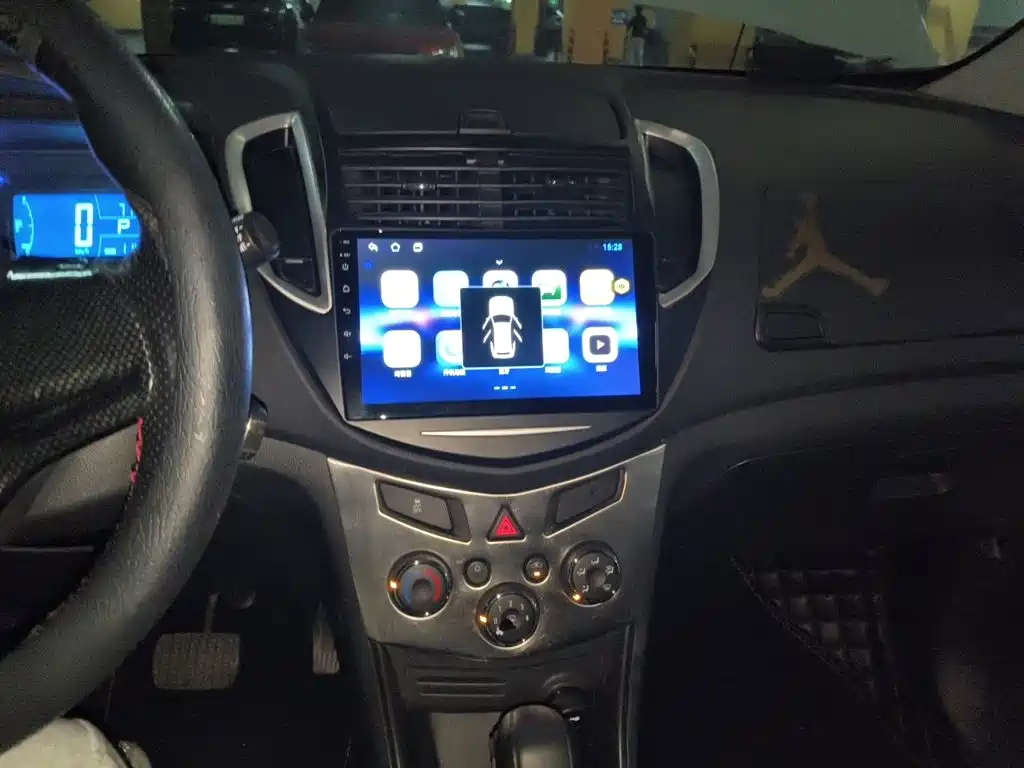 Chevrolet Trax — миниатюра 14