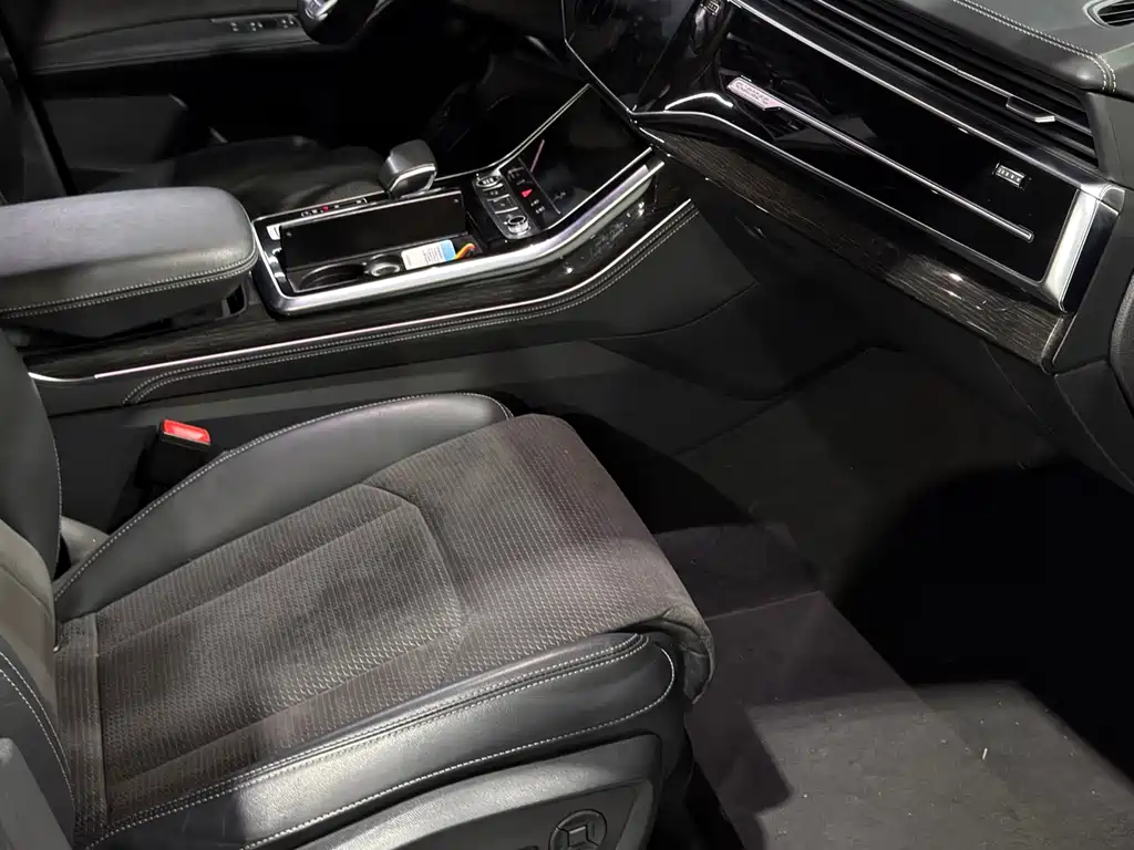 Audi Q8 2021 55 TFSI