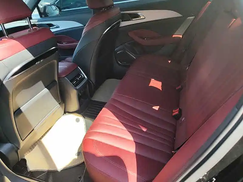 Hongqi Hongqi H5 — миниатюра 6
