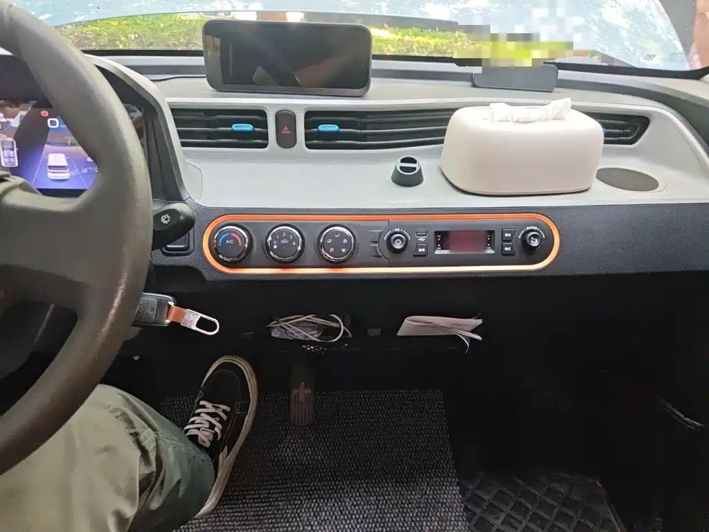 Wuling MINIEV — миниатюра 6