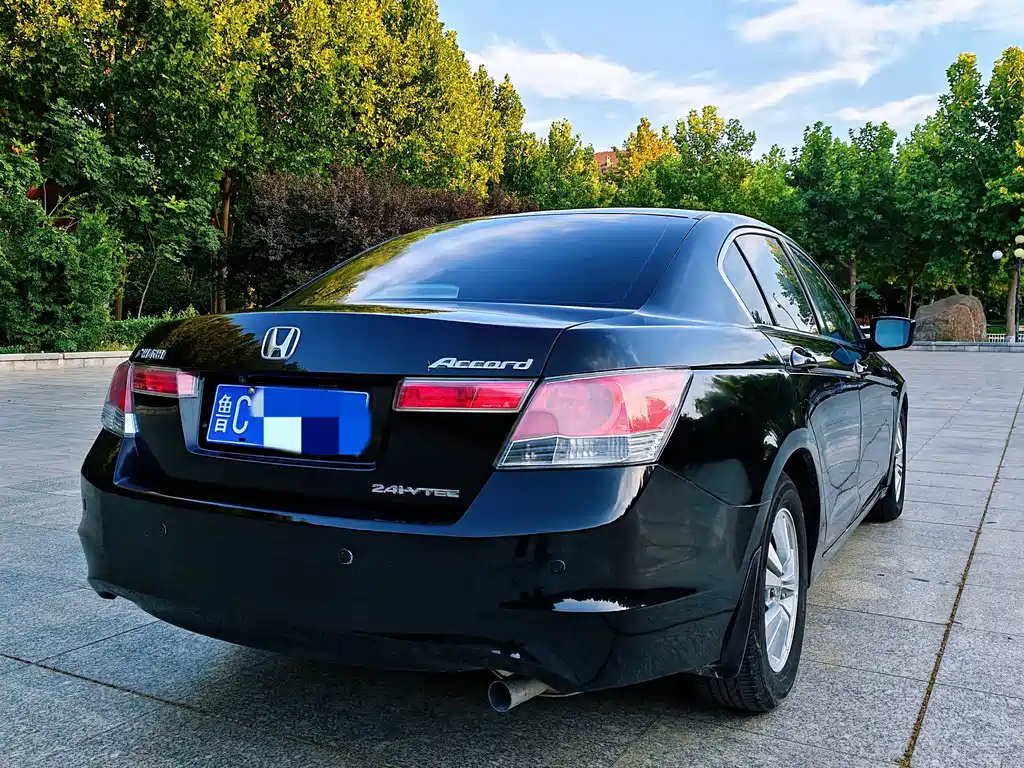 Honda Accord — миниатюра 16