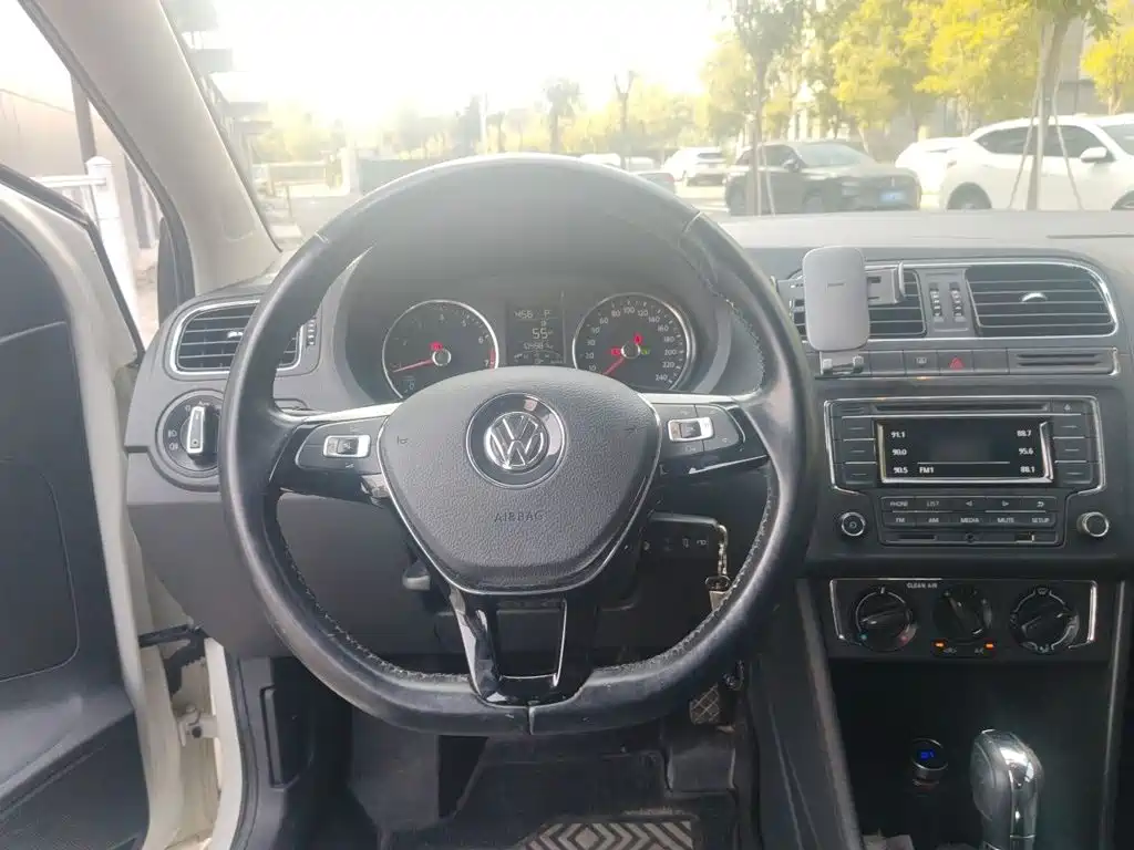 Volkswagen Polo — миниатюра 11