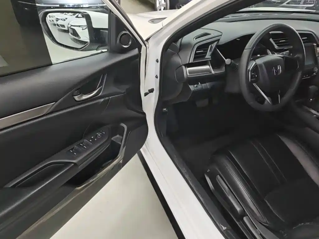 Honda Civic — миниатюра 16