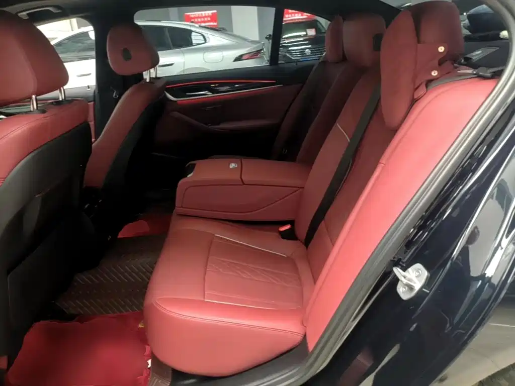 BMW 5 Series — миниатюра 17
