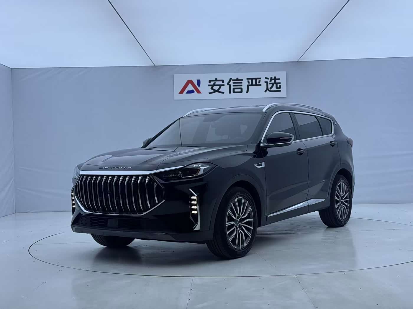 Jetour Jetour X70 PLUS 1.5 л 2024 г. Чёрный, пробег 16000 км