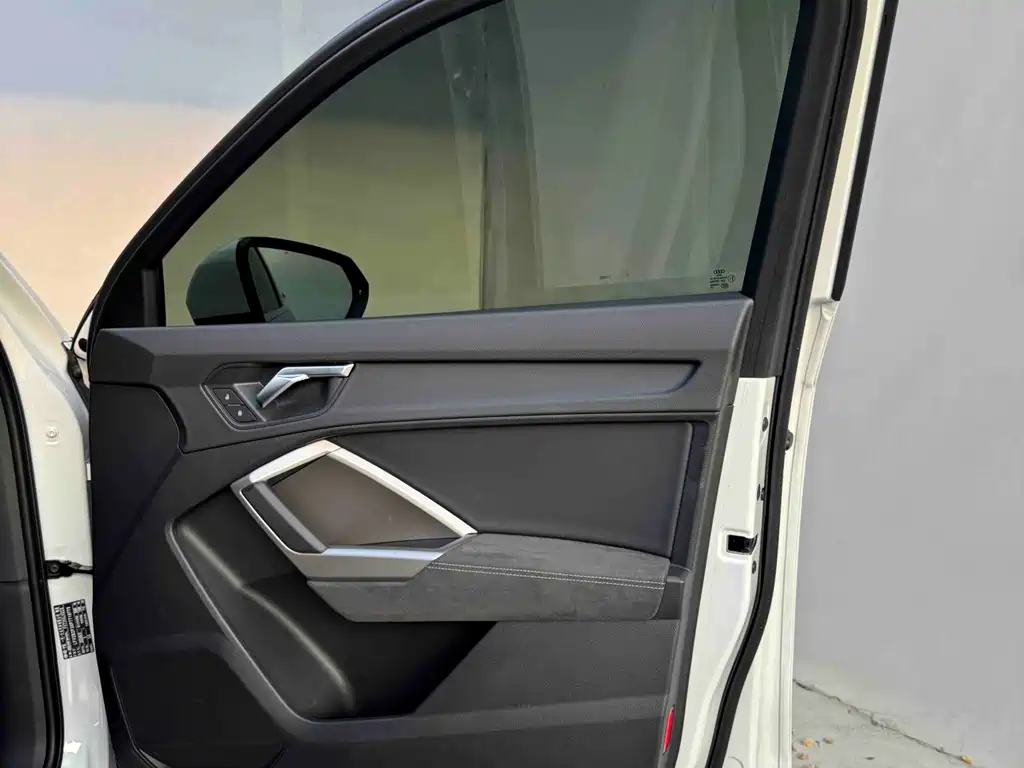 Audi Q3 — миниатюра 32