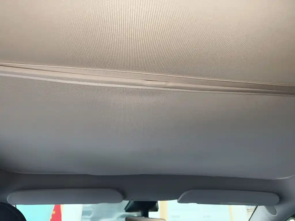 Tesla Model Y — миниатюра 18