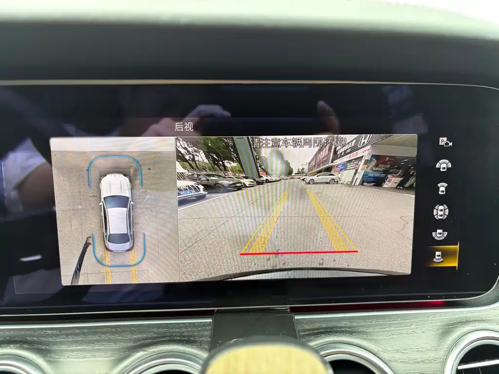 MERCEDES-BENZ E CLASS