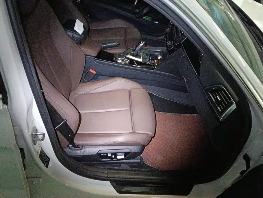 BMW 3 Series — миниатюра 8