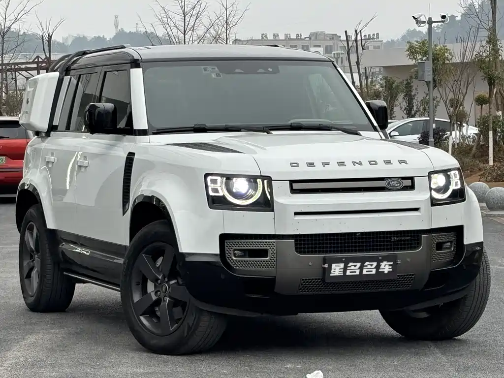 LAND ROVER DEFENDER