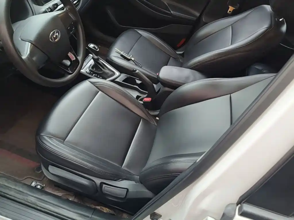 Hyundai Elantra — миниатюра 15