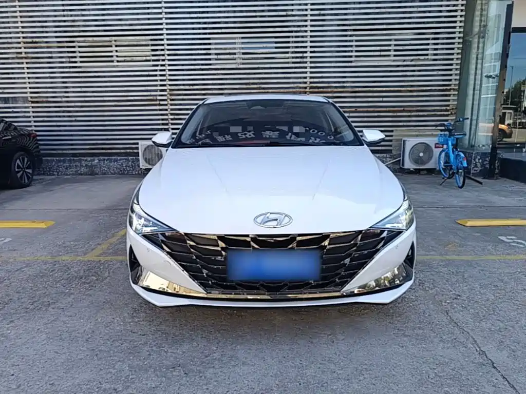 Hyundai Elantra — миниатюра 3